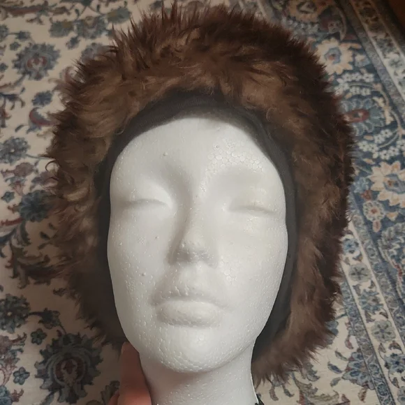 TUSCAN Lamb Brown Winter Hat - Picture 6 of 16